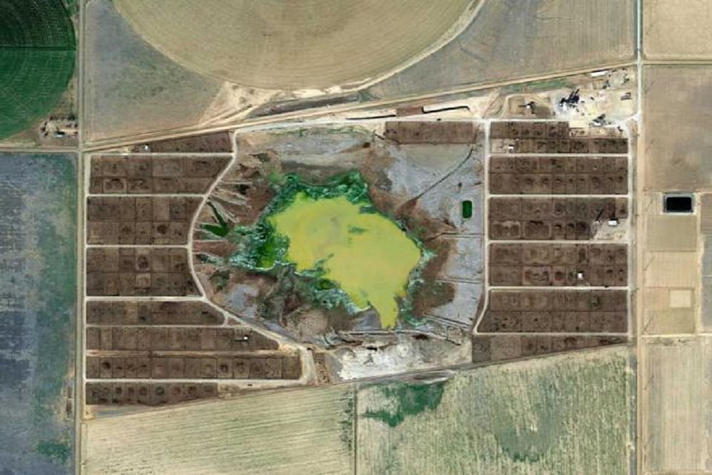 Бельгиец показал фото загрязнённых ферм со спутника